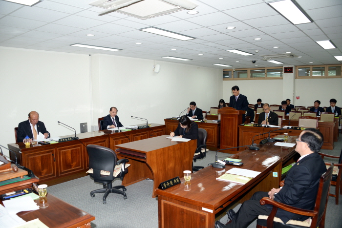 제215회 옥천군의회 임시회