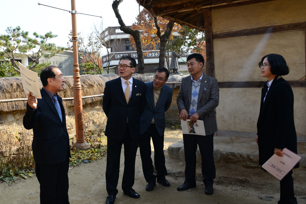 군정 주요 시설 확인