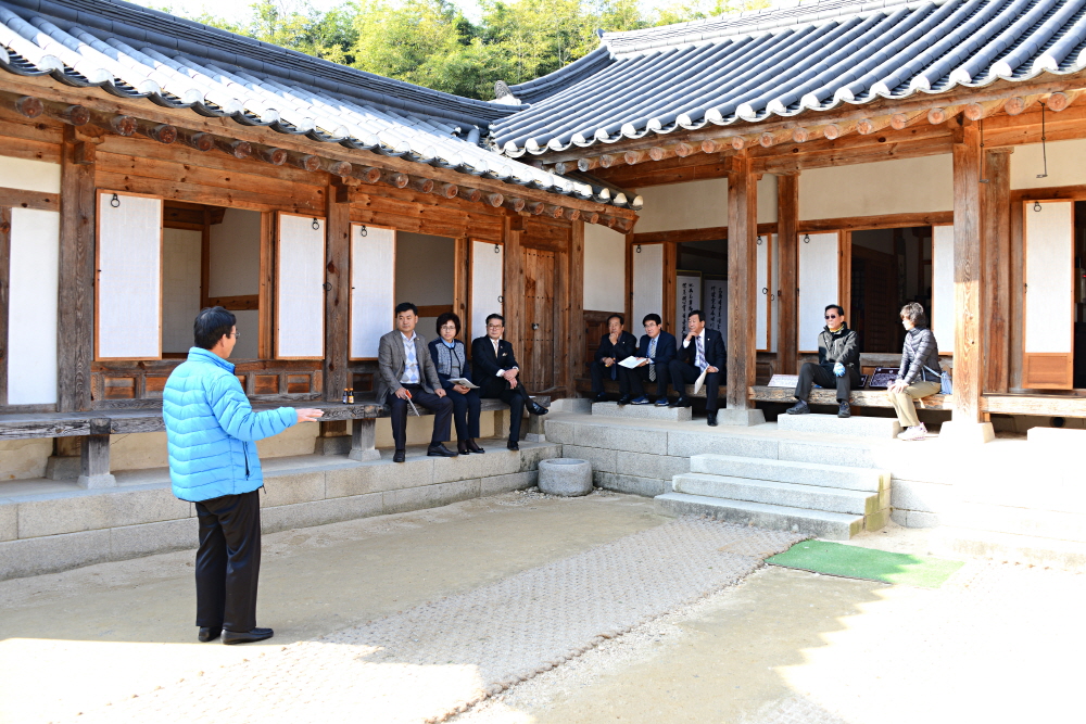 군정 주요 시설 확인