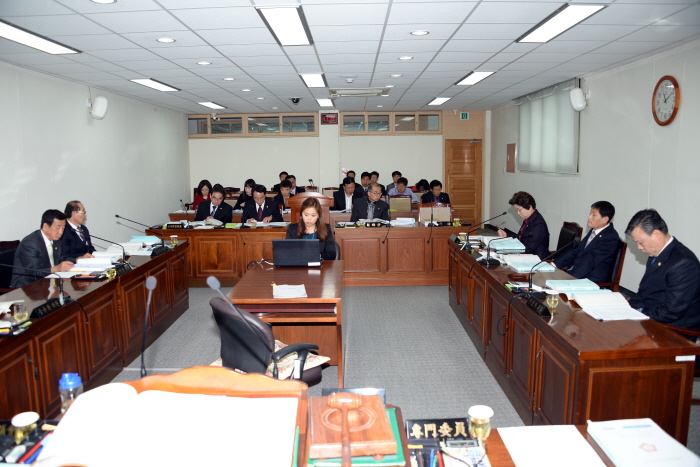 제215회 옥천군의회 임시회