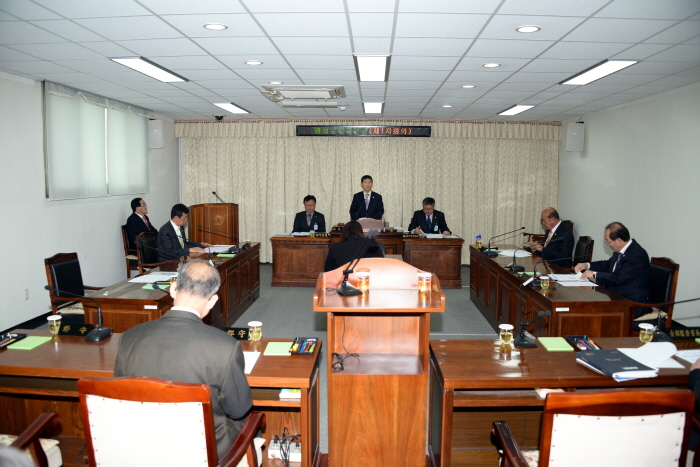 제215회 옥천군의회 임시회