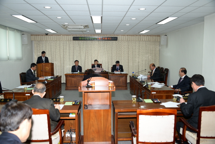 제215회 옥천군의회 임시회