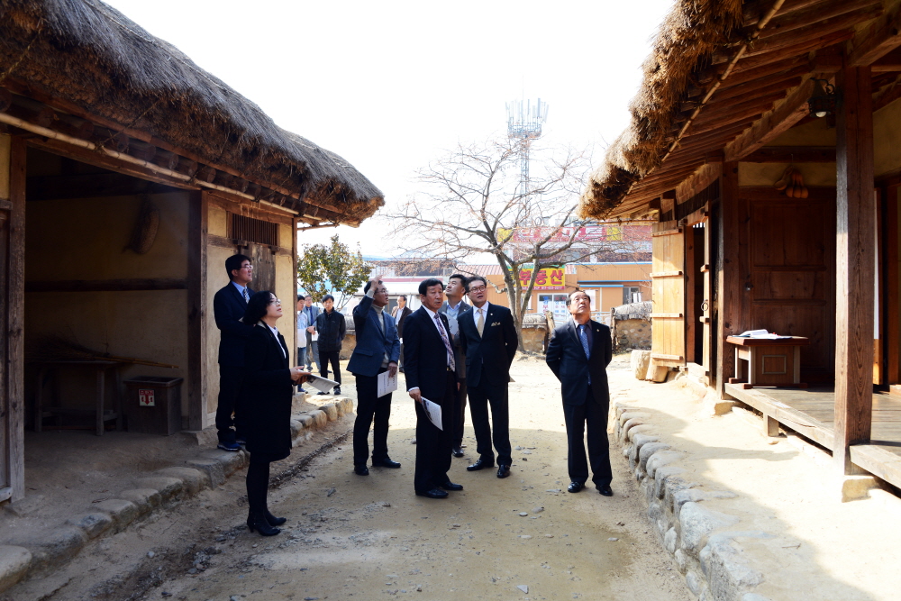 군정 주요 시설 확인