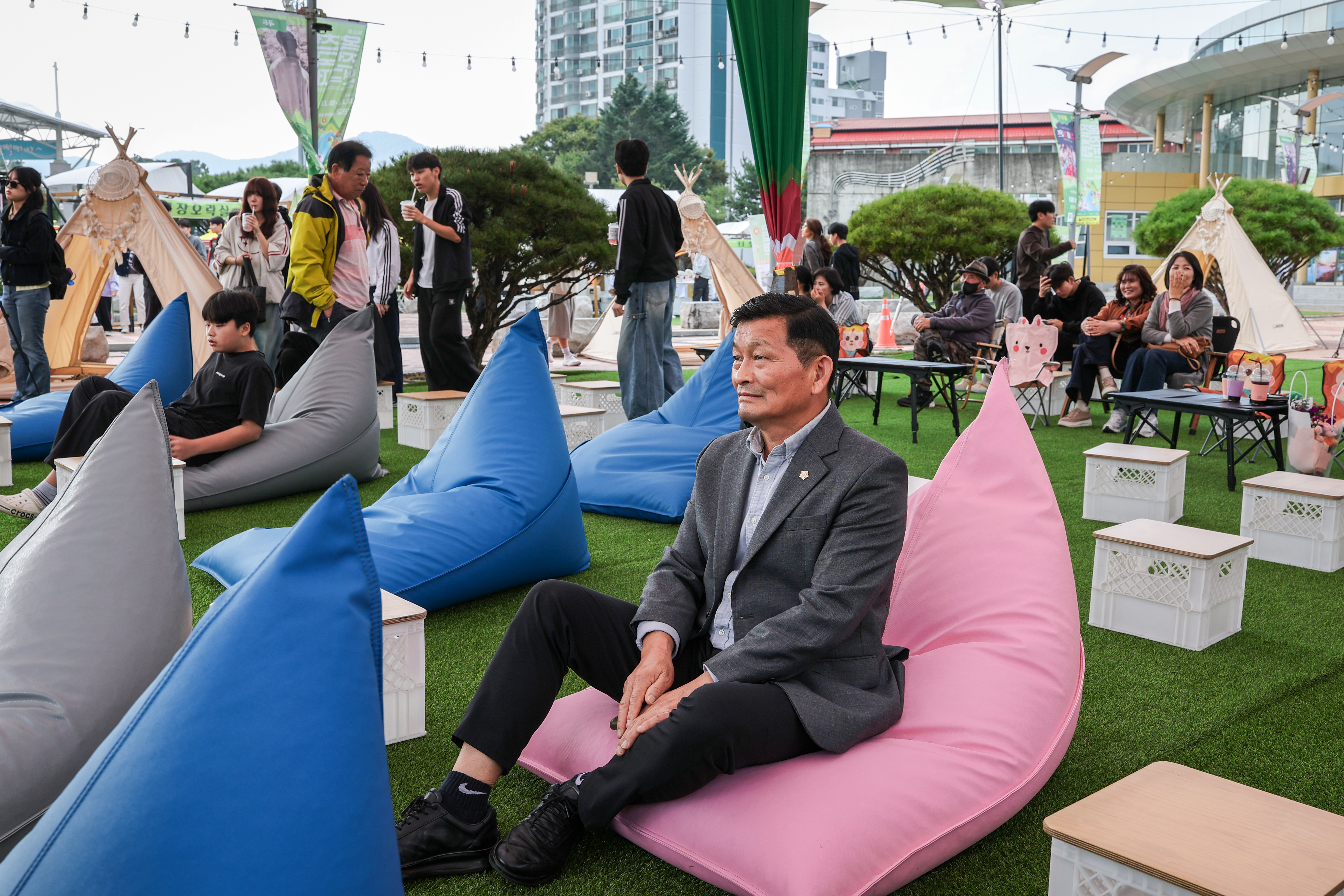 청년 토크 콘서트(문화예술회관 앞 광장)