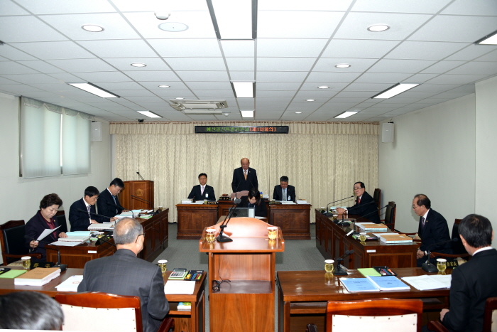 제215회 옥천군의회 임시회