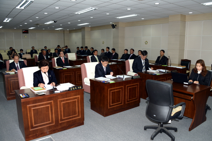 제215회 옥천군의회 임시회