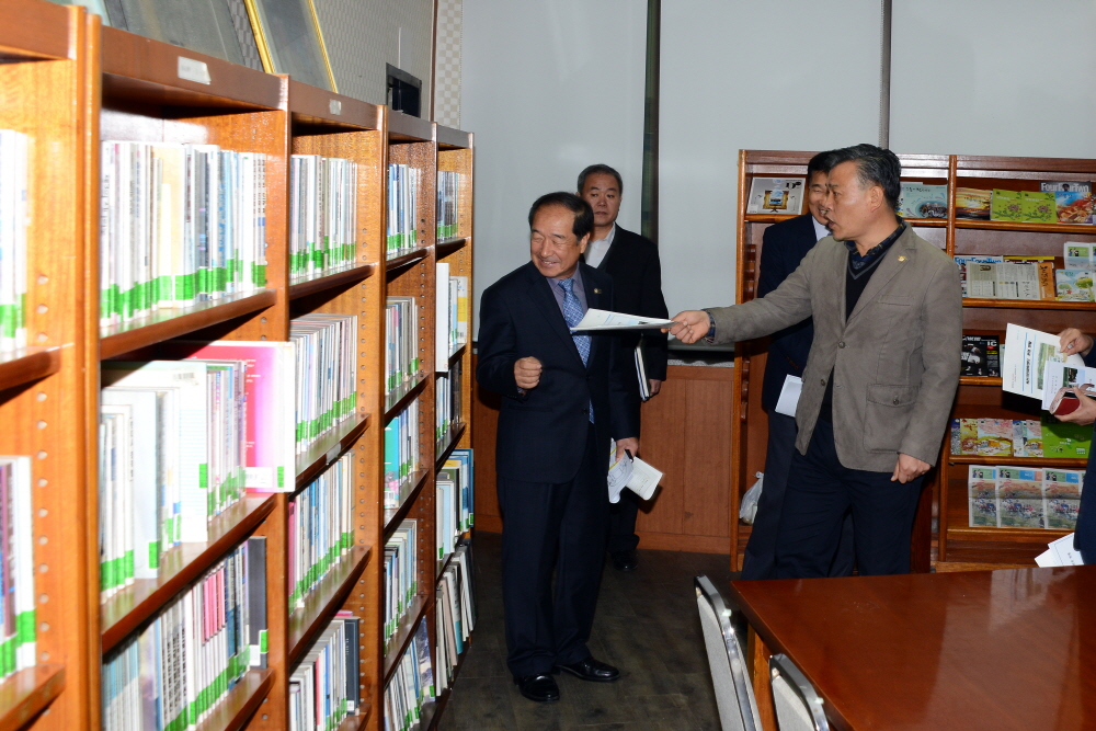 군정 주요 시설 확인