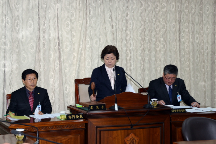 제215회 옥천군의회 임시회