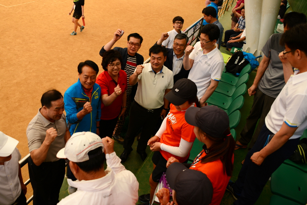 충북도민 체육대회 선수단 격려