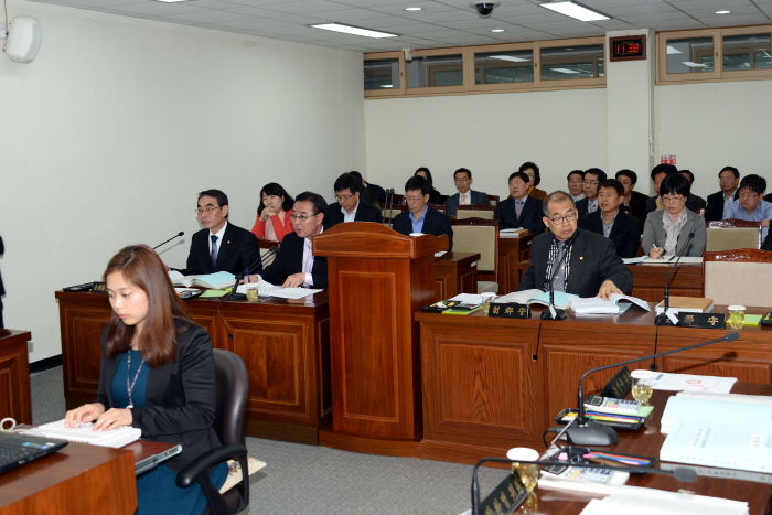 제215회 옥천군의회 임시회