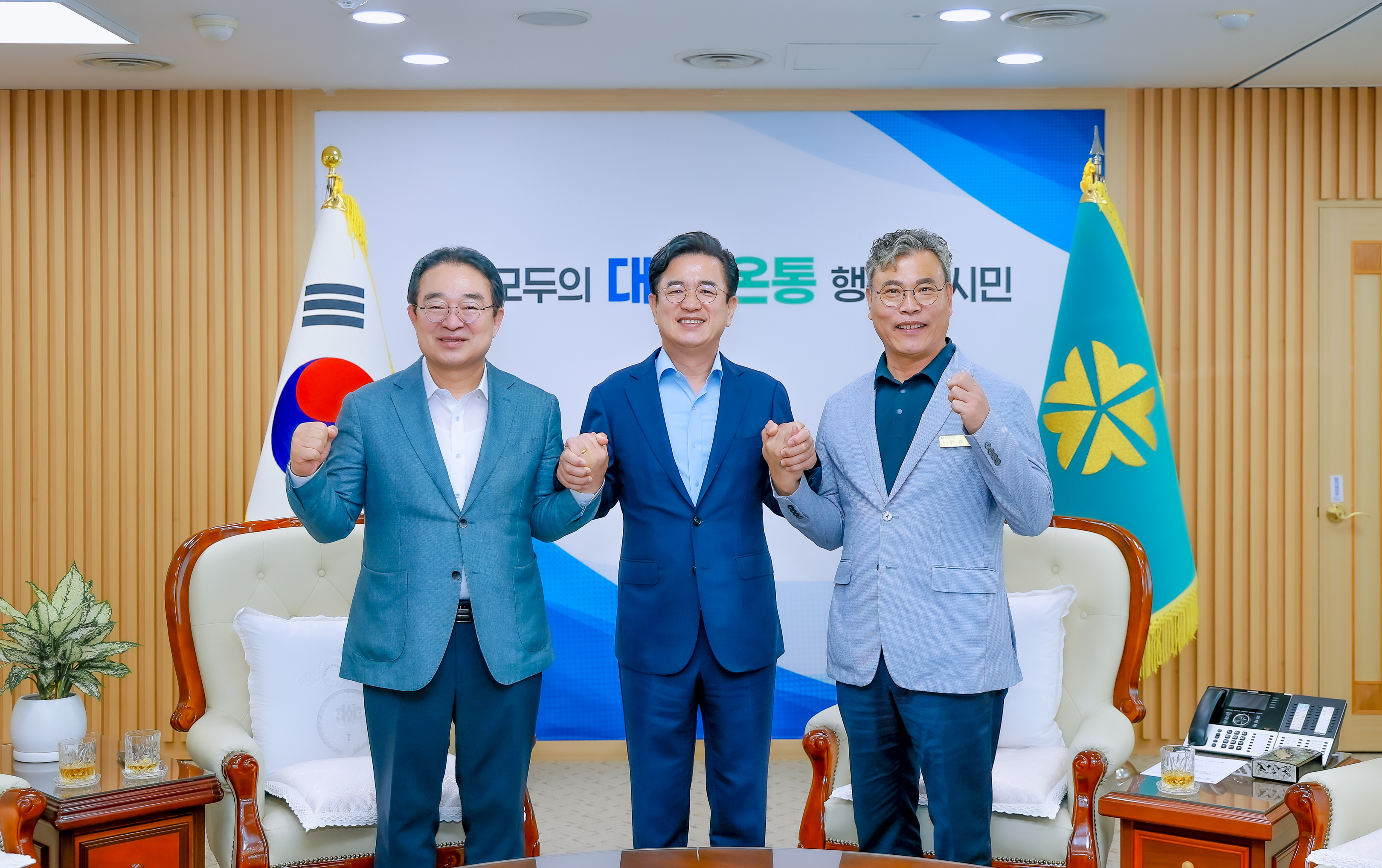 '2026.8.12- 대전광역시청 옥천복숭아 판촉행사(대전시청 1층 로비)' 게시글의 사진(6) '020A0513-2-1.jpg'