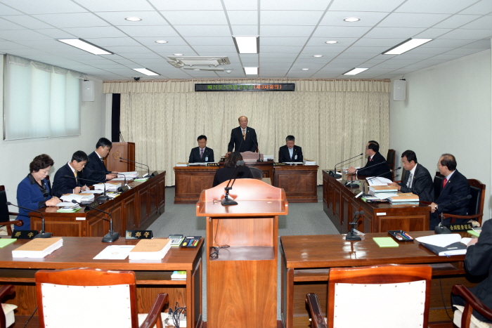 제215회 옥천군의회 임시회