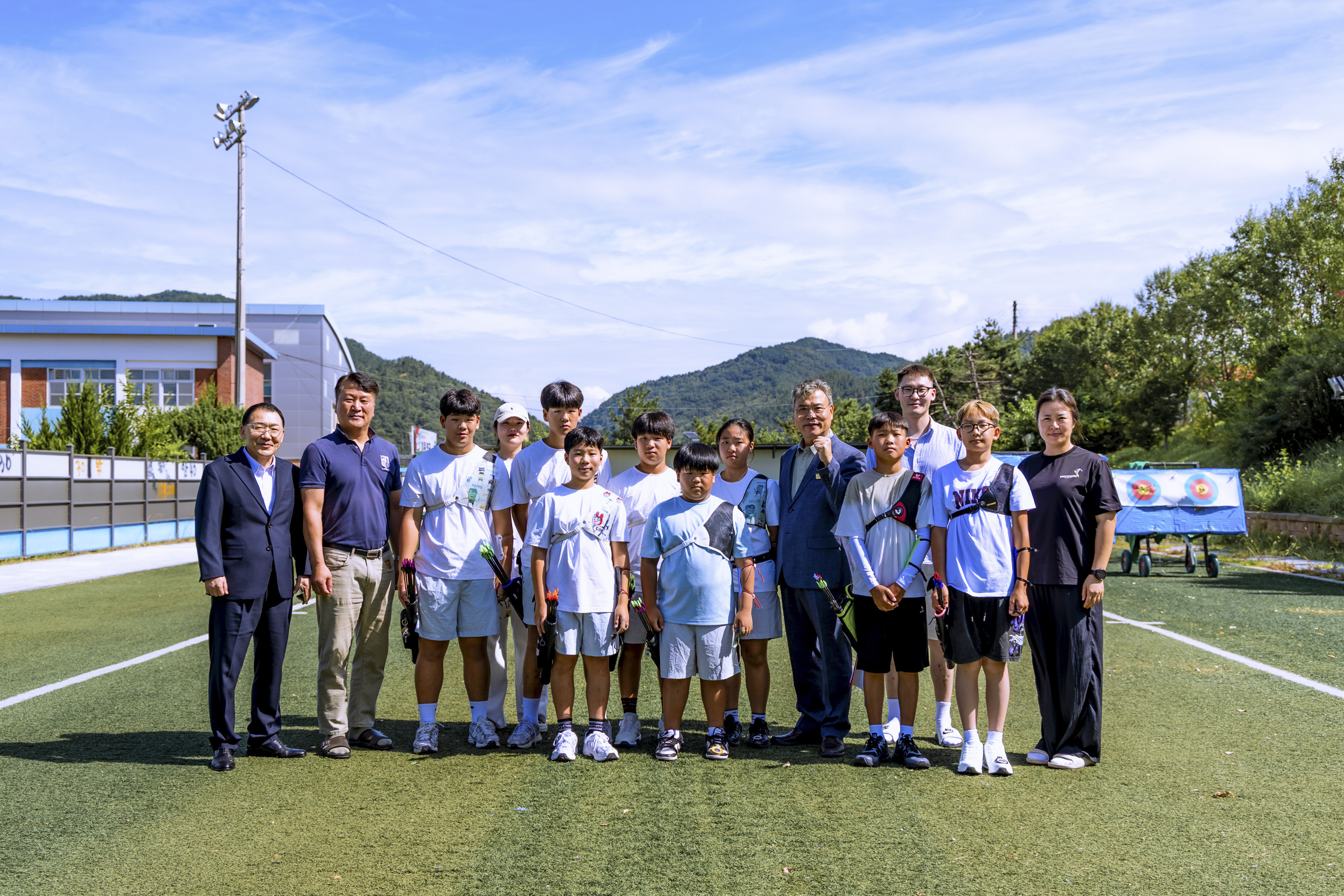 '2026.8.14- 몽골 바양주르흐구 양궁부 학생 초청(이원초등학교)' 게시글의 사진(1) 'YOON8300-1.jpg'
