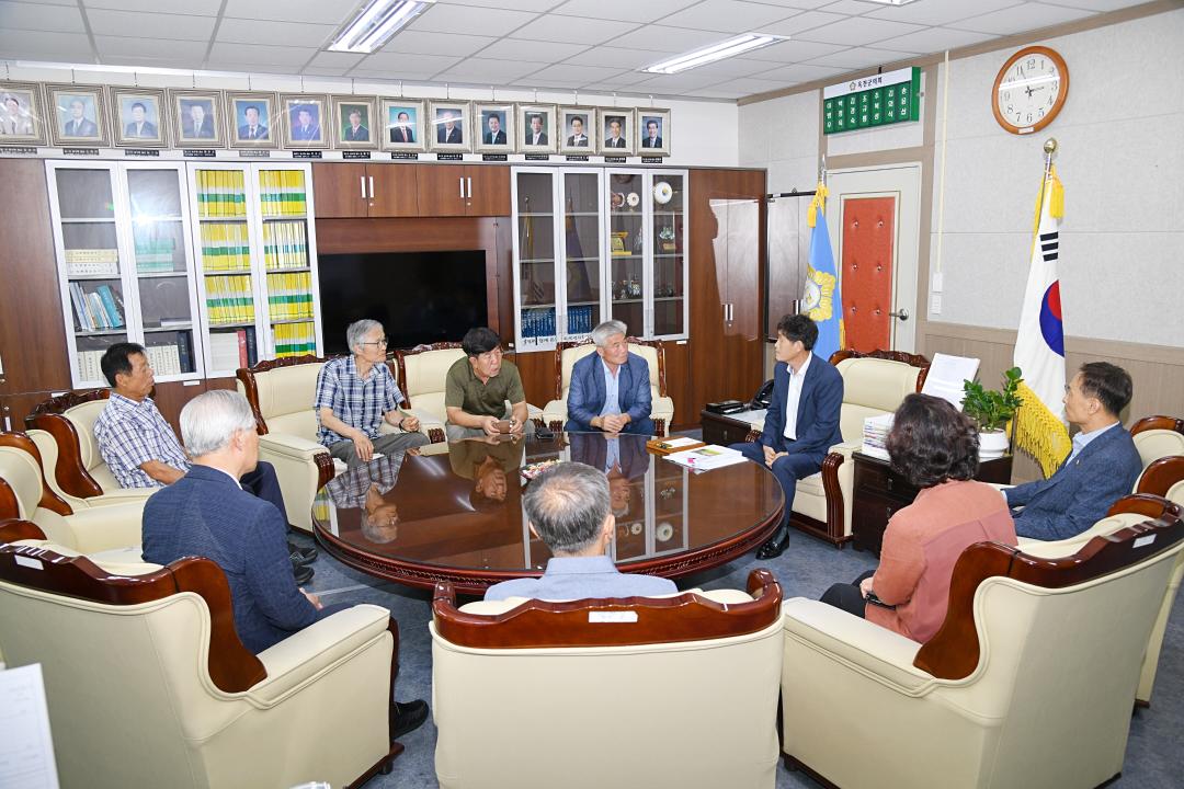 동이면 이장협의회장 의장 면담（의장실）