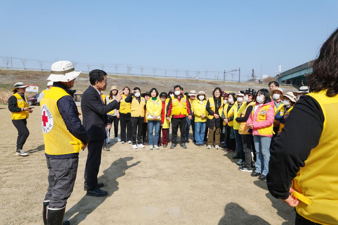 옥천군 적십자회 자연정화활동(동이면 적하리 일원)