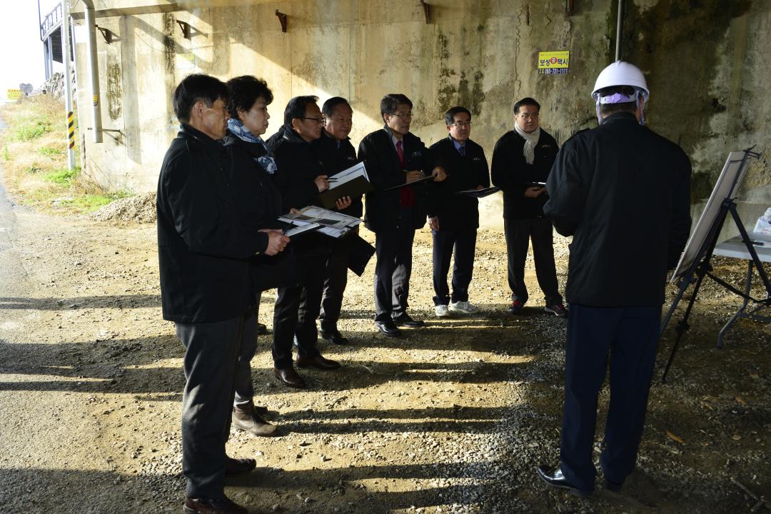 행정사무감사 특별위원회 현지확인-동이（구）군도 노선 금강변 도로정비공사