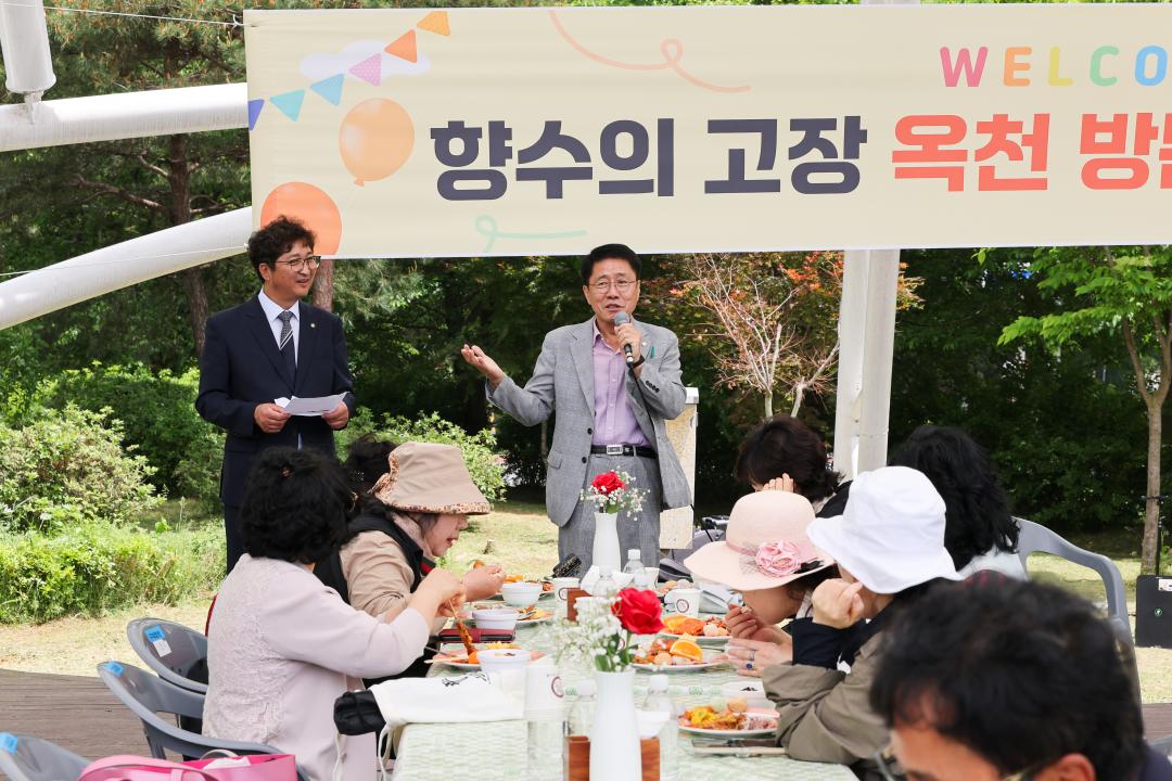 오찬(지용회, 역대문학상 수상자 등)