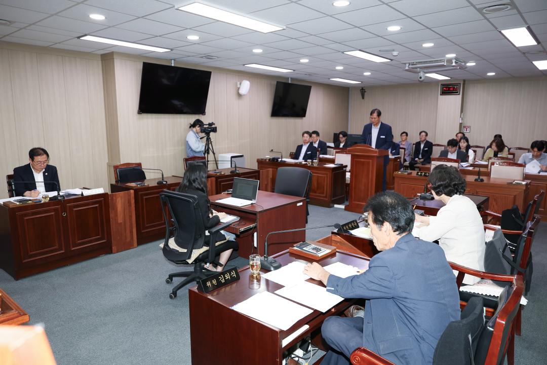제327회 옥천군의회 임시회 산업경제위원회 제1차회의