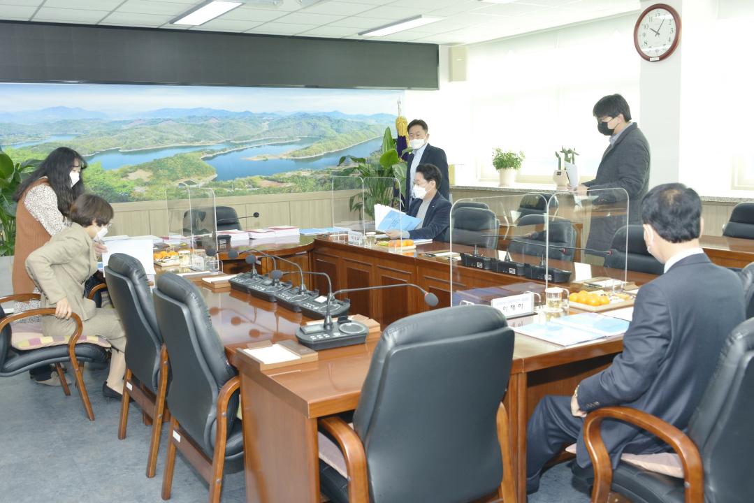 옥천군의회 업무추진비 점검단 운영（간담회실）