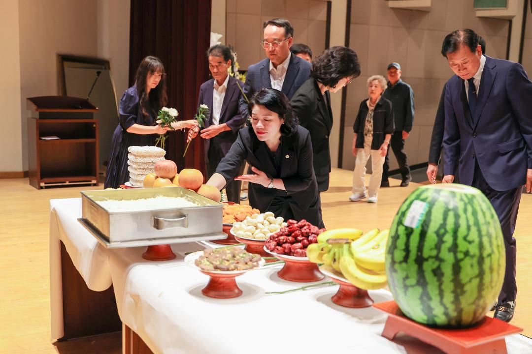 옥천군 애향회 故 육영수 여사 제51주기 추모제