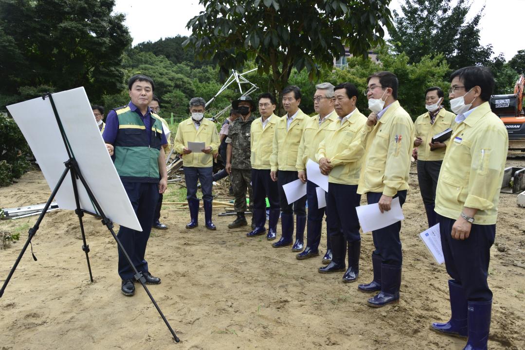 충북도의회 남부지역 수해피해 현장 방문（동이면 적하리, 이원면 백지리）